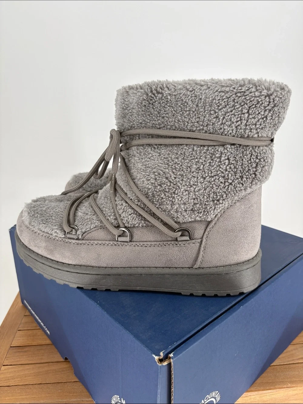 New Women's ISADOR Gray Fleece-Lined Winter Lace-Up Boots size 8